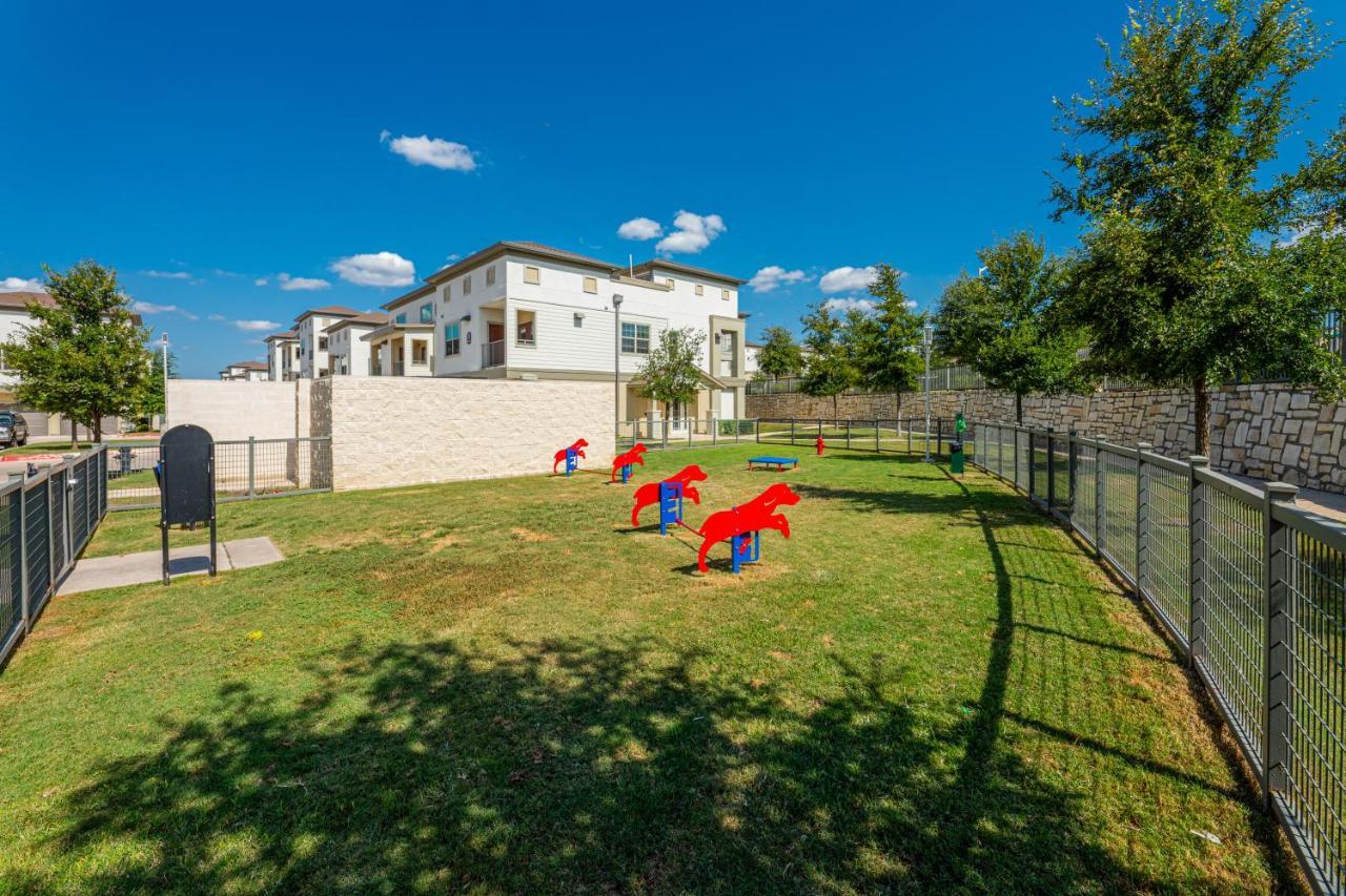 Luxe 3B/2B Getaway - Pool, Gym, Parking, Pet Wash Appartement Leander Buitenkant foto
